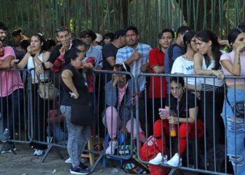 Migrantes varados en la frontera sur de México ante las restricciones de Trump Foto: EFE/ Juan Manuel Blanco