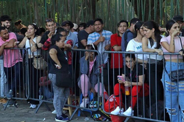 Migrantes varados en la frontera sur de México ante las restricciones de Trump Foto: EFE/ Juan Manuel Blanco