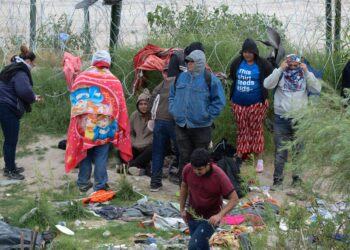 Emigrantes en la frontera norte. Foto: EFE.