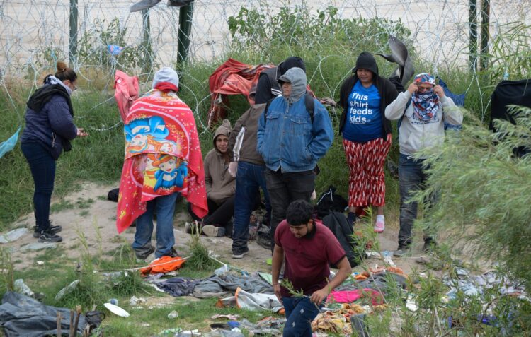 Emigrantes en la frontera norte. Foto: EFE.