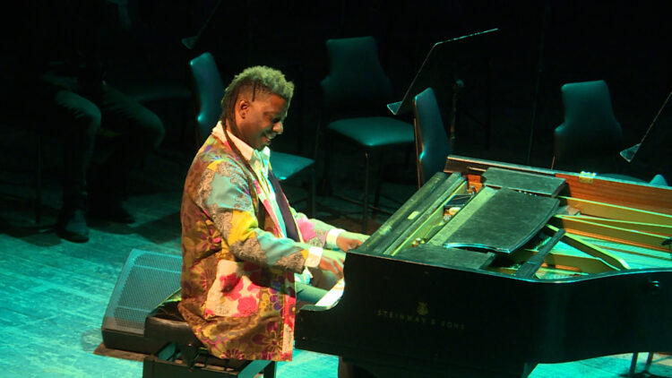 Rolando Luna es uno de los pianistas cubanos formados en el Jazz Plaza. Foto: Lied Lorain.