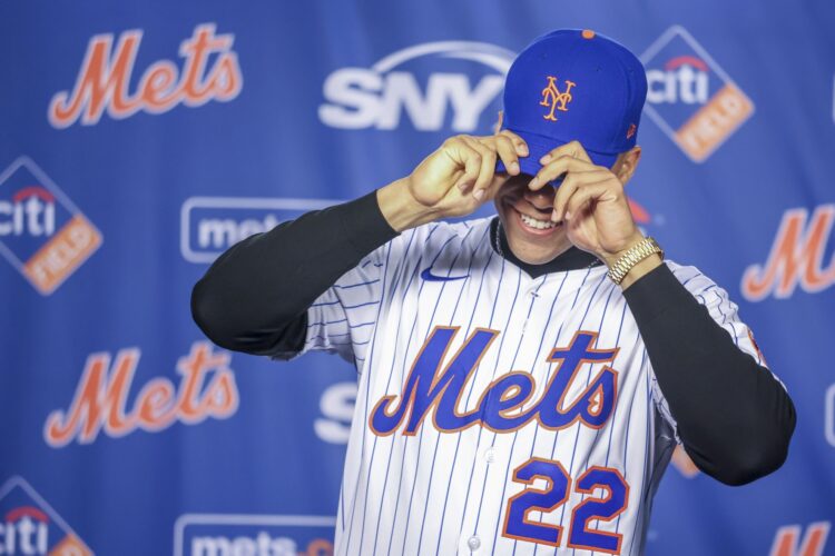 El dominicano Juan Soto durante su presentación como nuevo jugador de los New York Mets. Foto: Sarah Yenesel/EFE.