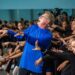 Vincent Paterson en su clase magistral con estudiantes de Lizt Alfonso Dance Cuba, donde compartió pasos de Thriller, de Michael Jackson. Foto: Enrique González /Cubadebate.