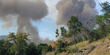 Incendio en la localidad de Melones, en Holguín, que provocó explosiones en un almacén militar. Foto: Tomada del perfil de Facebook de Joel Queipo Ruíz.