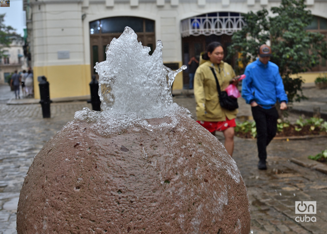 Llovizna invernal previa la llegada de un frente frío a La Habana, en enero de 2025. Foto: Otmaro Rodríguez.