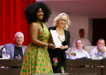 Liceth Angulo Quiñones, directora de la Asociación de Parteras Unidas del Pacífico de Colombia. Foto: Radio Habana Cuba.