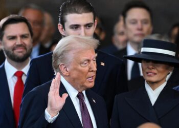 Donald Trump jura como 47mo presidente de los Estados Unidos en el Capitolio, Washington, DC, el 20 de enero de 2025. Foto: EFE/EPA/SAUL LOEB / POOL.