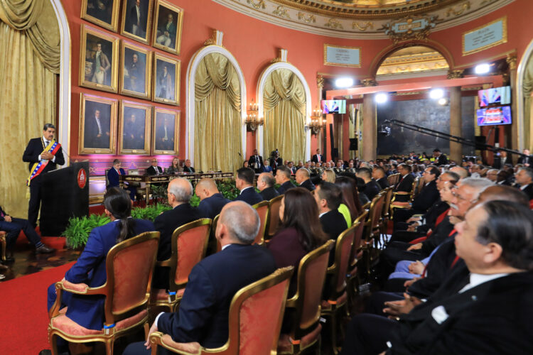 Maduro fue juramentado como el presidente de Venezuela, para el período 2025-2031, por la Asamblea Nacional. Foto:  Palacio de Miraflores /EFE.