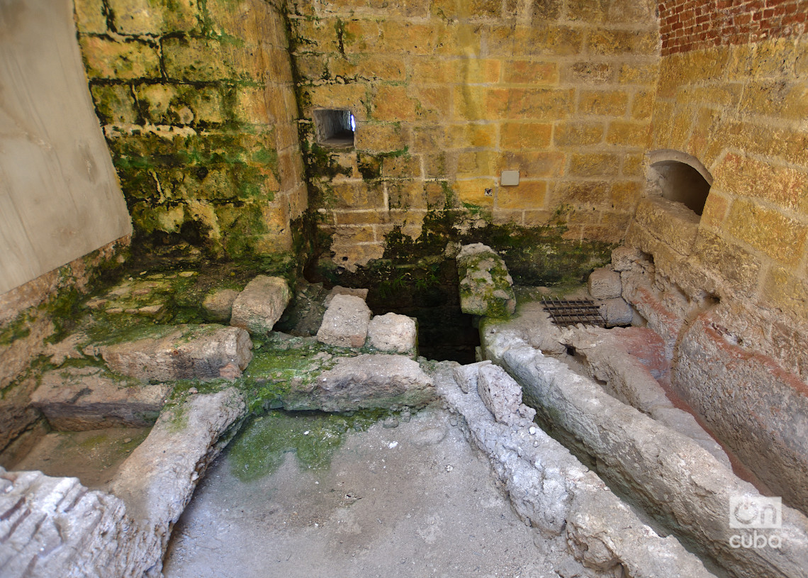 This area of ​​Atarés Castle was service and a network of channels. Photo: Otmaro Rodríguez.