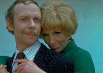 Brian Murphy y Yootha Joyce, en “George and Mildred” o “Los Roper”, de 1976. Foto: TV Times/Future Publishing, tomada de El País.