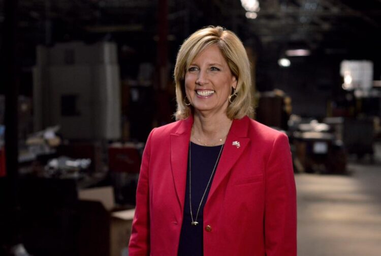 La representante republicana Claudia Tenney. Foto: PBS.