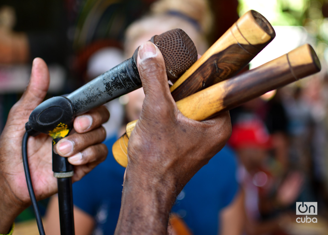 Peña de la rumba en el Callejón de Hamel, en La Habana. Foto: Otmaro Rodríguez.