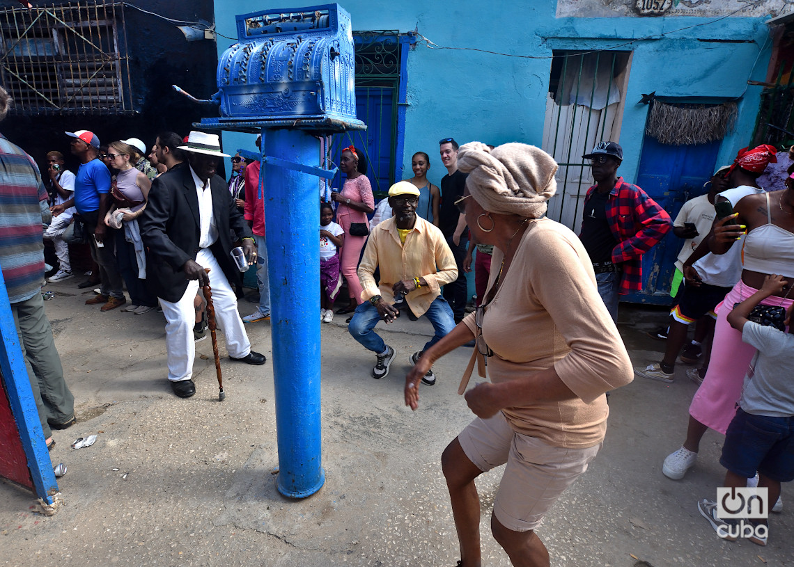 Peña de la rumba en el Callejón de Hamel, en La Habana. Foto: Otmaro Rodríguez.