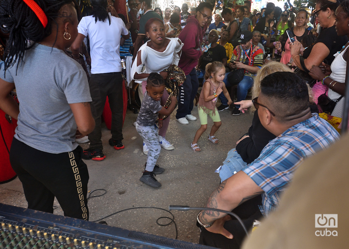 Peña de la rumba en el Callejón de Hamel, en La Habana. Foto: Otmaro Rodríguez.