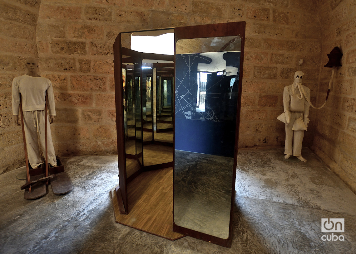 Mirrors Chamber, a machine that is part of the study by Da Vinci in the field of optics. Photo: Otmaro Rodríguez.