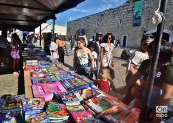 Feria Internacional del Libro de La Habana 2025, en el parque Morro-Cabaña. Foto: Otmaro Rodríguez.