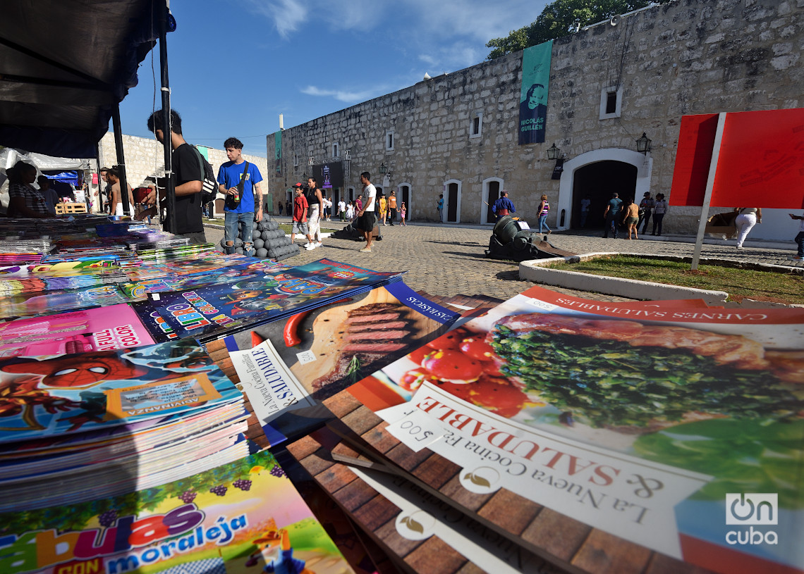 Feria Internacional del Libro de La Habana 2025, en el parque Morro-Cabaña. Foto: Otmaro Rodríguez.