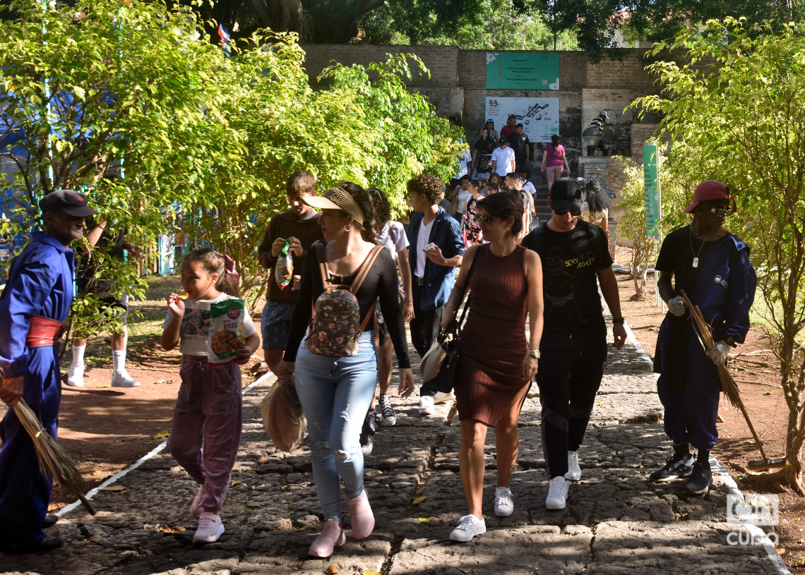 Feria Internacional del Libro de La Habana 2025, en el parque Morro-Cabaña. Foto: Otmaro Rodríguez.