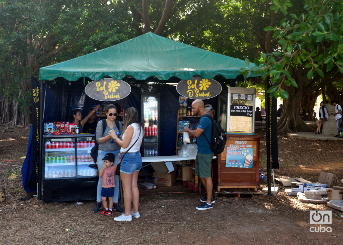 Feria Internacional del Libro de La Habana 2025, en el parque Morro-Cabaña. Foto: Otmaro Rodríguez.