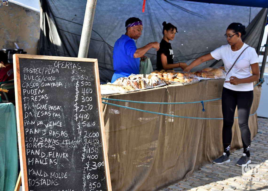 Feria Internacional del Libro de La Habana 2025, en el parque Morro-Cabaña. Foto: Otmaro Rodríguez.