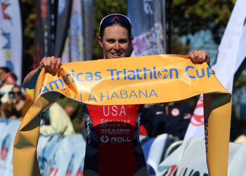 La imagen de Gwen Jorgensen al ganar el Triatlón Habana en 2024 es la imagen de cartel de la edición de 2025 de la cita. Foto: Roberto Morejón/ JIT.