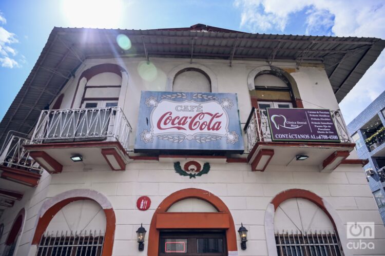 Café Coca Cola, en Ciudad Panamá. Foto: Kaloian.