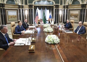 Encuentro en Riyadh entre Lavrov y Marco Rubio. Foto: EFE/EPA.