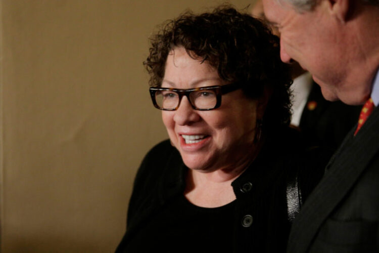 La jueza del Tribunal Supremo de EEUU, Sonia Sotomayor. Foto: PBS.