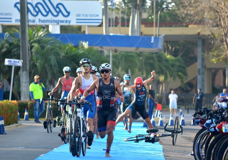 Triatlon-Habana-2025-Marina Hemingway. Foto: Ricardo López Hevia.