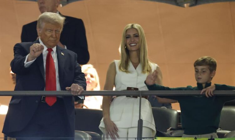 Donald e Ivanka Trump en el Superbowl de New Orleans el domingo 9 de febrero. Foto: EFE.