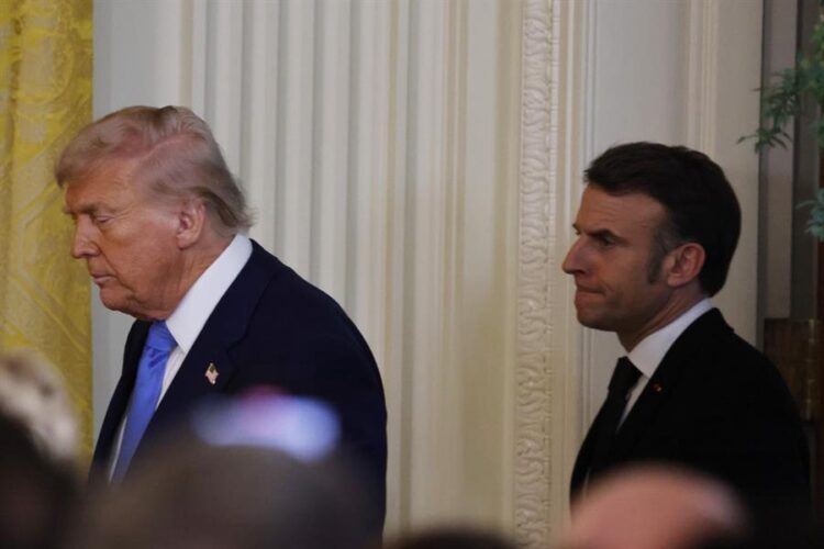 Donald Trump y Emmanuel Macron en la Casa Blanca, el 24 de febrero de 2025. Foto: Ludovic Marin / POOL / EFE.