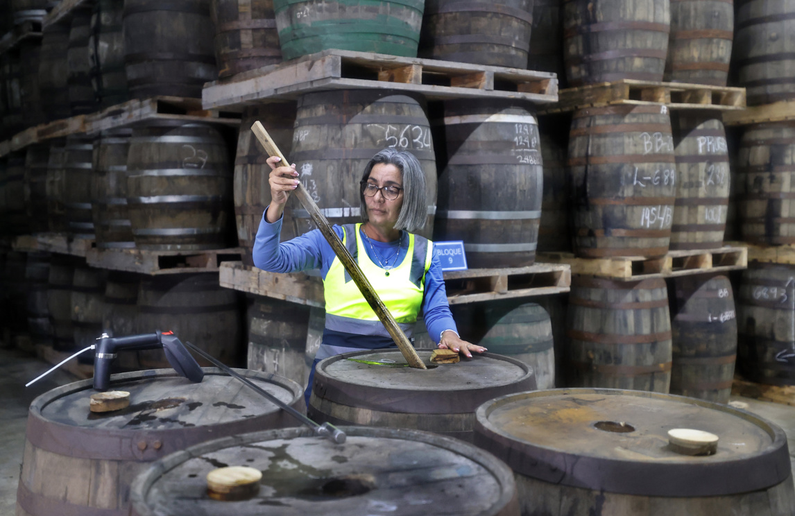 In search of the generational change in knowing how to make the teachers of the Cuban rum