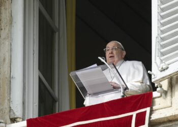 Papa Francisco renueva su llamado al fin de las guerras. Foto: EFE/EPA/VATICAN.