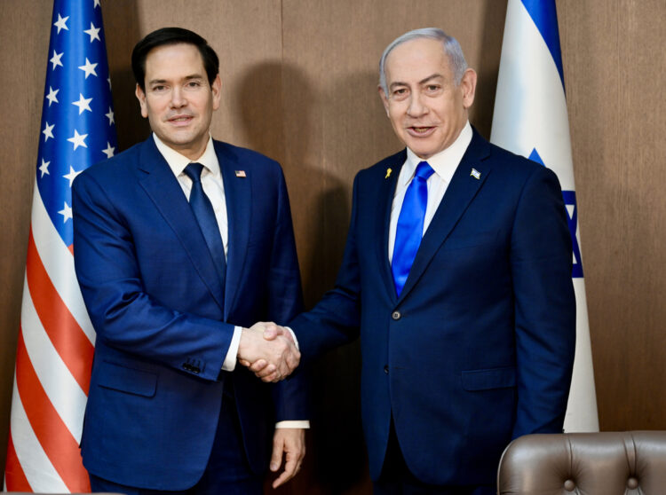 El secretario de Estado de Estados Unidos, Marco Rubio (i), durante la reunión con el primer ministro de Israel, Bejamín Netanyahu en Jerusalén. Foto: David Azagury / Embajada de EE.UU. en Jerusalén / EFE.