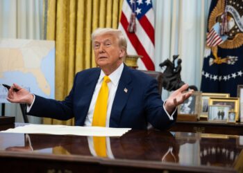 Trump en la Oficina Oval de la Casa Blanca, 21 de febrero de 2025. Foto: FRANCIS CHUNG/EFE/EPA.