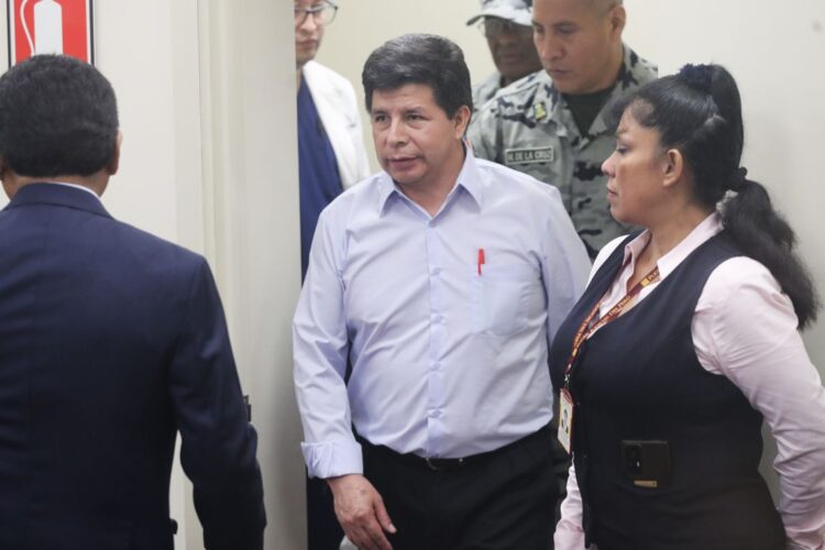 El expresidente peruano Pedro Castillo a su llegada a un tribunal limeño el pasado 4 de marzo. Foto:  EFE/ Paolo Aguilar