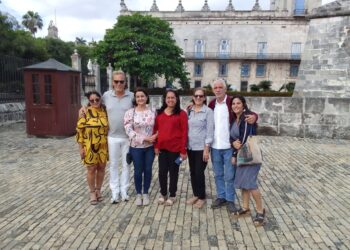 El actor Kevin Costner visitó este martes el Castillo de la Real Fuerza de La Habana. Foto: Tomada de Facebook.