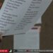 Diosdado Cabello sostiene lista de artistas que tienen prohibida la entrada a Venezuela durante el programa "Con el mazo dando". Foto: Captura Youtube.