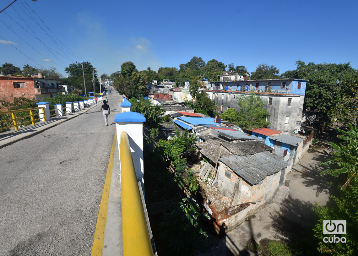 Puente conocido como el de los Ahorcados, en Regla. Foto: Otmaro Rodríguez.