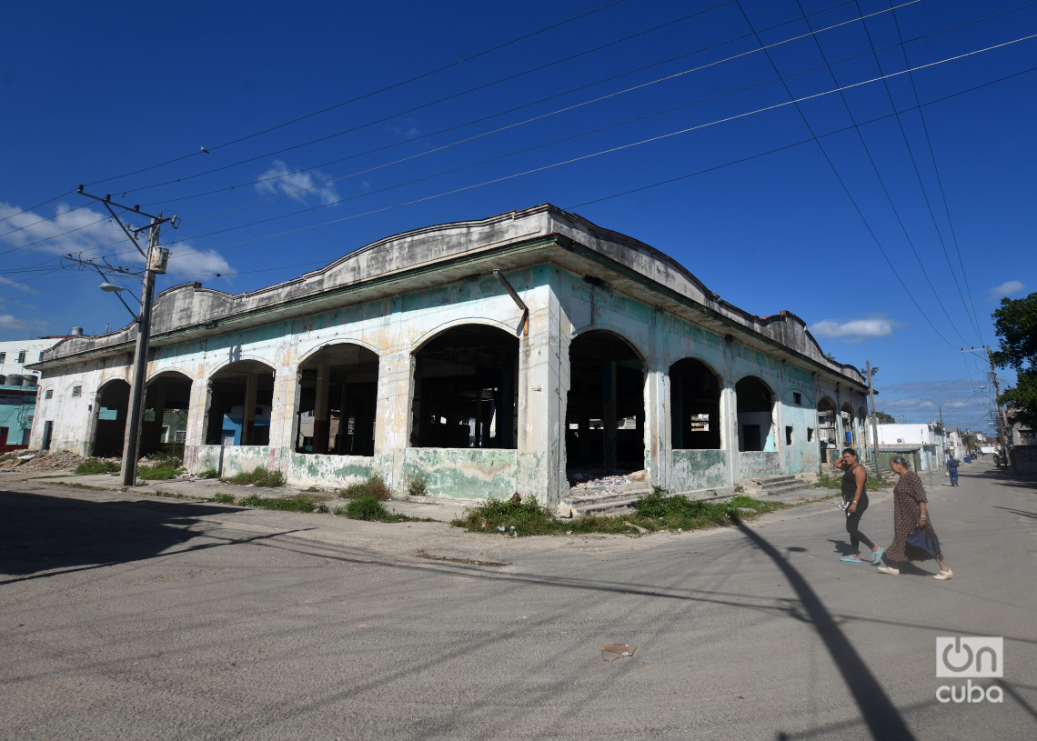 Antiguo Mercado de Regla, hoy en ruinas. Foto: Otmaro Rodríguez.