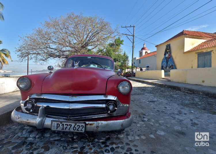 Calle Santuario, una de las más antigua de la localidad habanera Regla. Foto: Otmaro Rodríguez.