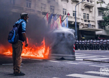 Jubilazo en el Congreso, Buenos Aires, 12 de marzo de 2025. Foto: Kaloian.