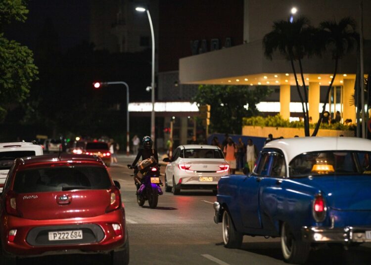 Cuba emprende procedimiento de para cambiar autos viejos por modernos. Foto. Naturaleza Secreta.