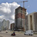 Un hotel construcción cerca del malecón, en la Habana. Foto:  Ernesto Mastrascusa/EFE.