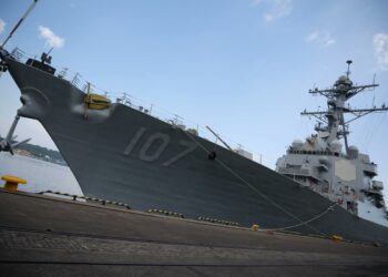 El destructor estadounidense USS Gravely, desplegado en el Golfo de México. Foto: Tomada del perfil en X del canciller cubano Bruno Rodríguez.