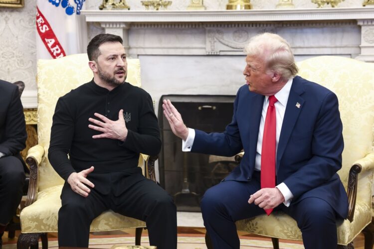 Zelenski y Trump en el Despacho Oval, el 28 de febrero de 2025. Foto: JIM LO SCALZO/EFE/EPA/POOL.