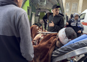 Heridos en el hospital Alahli en Ciudad de Gaza, al norte de la Franja. Foto: Ahmad Awad/EFE.