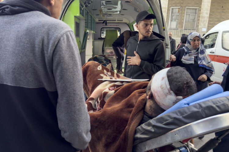 Heridos en el hospital Alahli en Ciudad de Gaza, al norte de la Franja. Foto: Ahmad Awad/EFE.