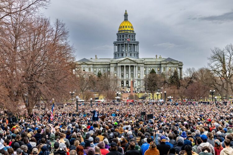 Vista de la movilización. Foto tomada de la cuenta @BernieSanders.