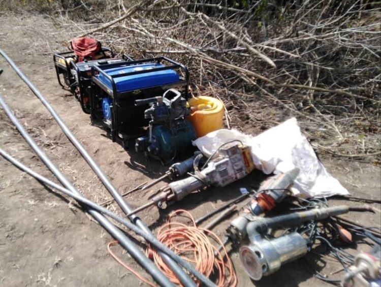 Equipos sustraídos a ocho detenidos en Las Tunas por practicar la minería ilegal. Foto: Facebook/ Gobierno de Las Tunas.